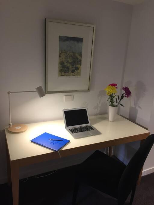 Roma Studio Apartment In Collins Street Melbourne Eksteriør bilde
